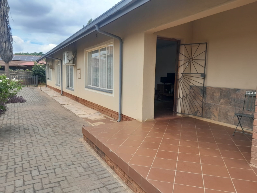 3 Bedroom Property for Sale in Rustenburg Central North West